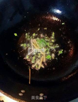 红烧鸡爪的做法步骤：3