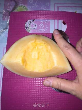 蜜瓜香蕉奶昔的做法步骤：1