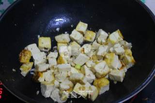 蒜苗豆腐的做法步骤：6