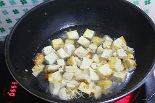 蒜苗豆腐的做法步骤：7