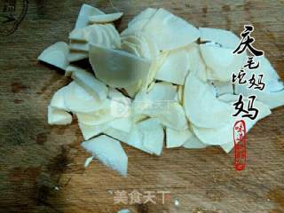 冬笋炒腊肉的做法步骤：1