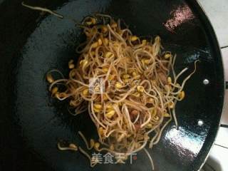 炒豆芽的做法步骤：4