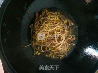 炒豆芽的做法步骤：5
