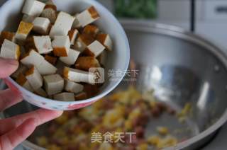 火腿粒蛋炒饭的做法步骤：5