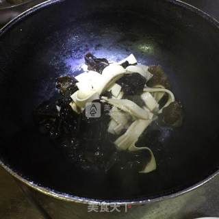 黑木耳千张的做法步骤：6