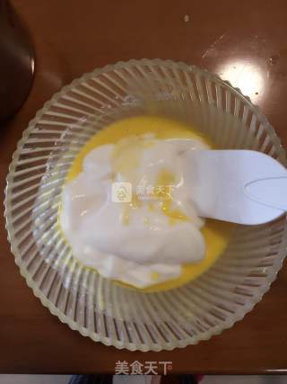 提子戚风蛋糕卷的做法步骤：6