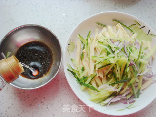 凉拌香干的做法步骤：3