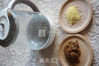 【冬季养生】红糖小米粥的做法步骤：1