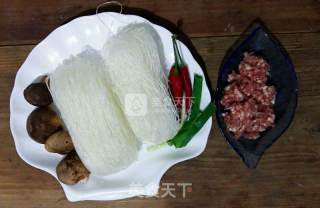香菇肉末炒粉丝的做法步骤：1