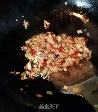 香菇肉末炒粉丝的做法步骤：5