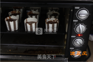 圣诞小熊巧克力蛋糕的做法步骤：8