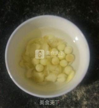 银耳莲子百合羹的做法步骤：3