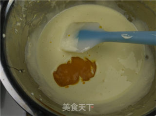 百香果慕斯蛋糕的做法步骤：5