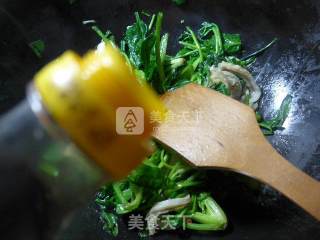 牛肚炒菠菜的做法步骤：5