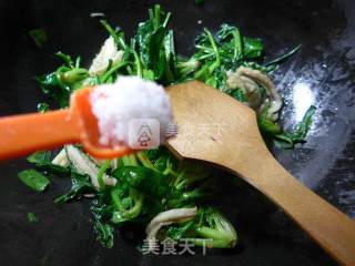 牛肚炒菠菜的做法步骤：6