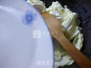 蘑菇炒白菜的做法步骤：4