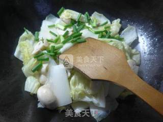 蘑菇炒白菜的做法步骤：6