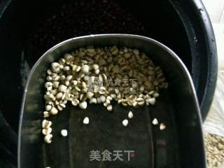 红豆薏仁燕麦粥的做法步骤：2