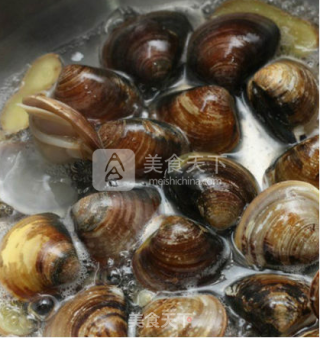 帝王蟹腿茶碗蒸的做法步骤：2