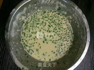 葱香鸡蛋饼的做法步骤：1