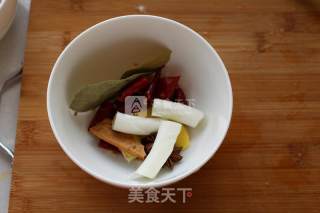 红烧狮子头的做法步骤：9