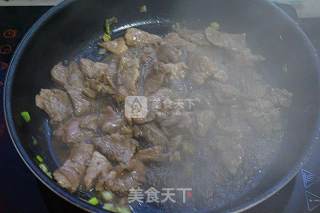 家常耳菜炒肉的做法步骤：6