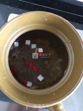 骨头药膳汤的做法步骤：2