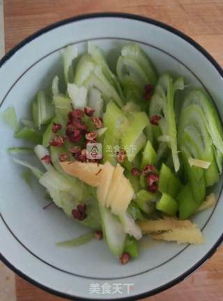 鱼蓉水饺的做法步骤：2