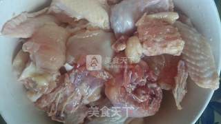 海蛇老鸡汤的做法步骤：1