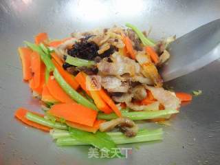 下酒下饭菜首选－－回锅肉的做法步骤：5