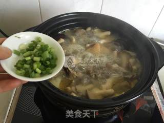 山药蘑菇土鸡汤的做法步骤：8