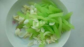 西芹百合炒虾仁的做法步骤：7