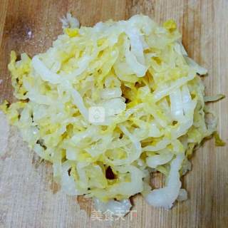 酸菜肉丝面的做法步骤：2