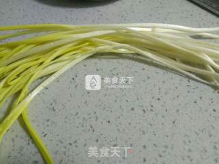 木耳小炒的做法步骤：2