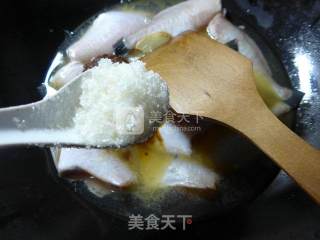 沙茶酱烧小橡皮鱼的做法步骤：9