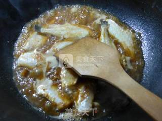 沙茶酱烧小橡皮鱼的做法步骤：11