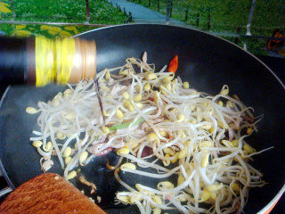 黄豆芽炒肉丝的做法步骤：5