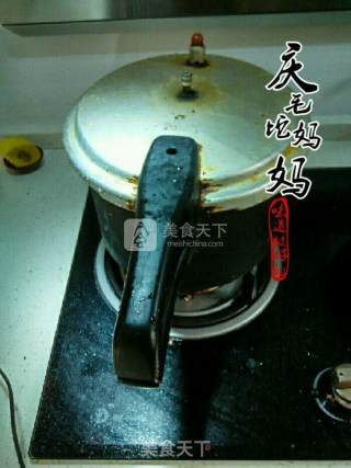 冬至羊排火锅的做法步骤：3