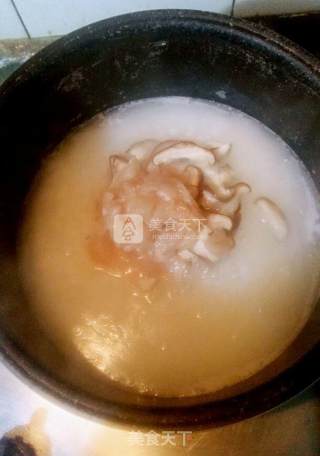 香菇鸡肉粥的做法步骤：6