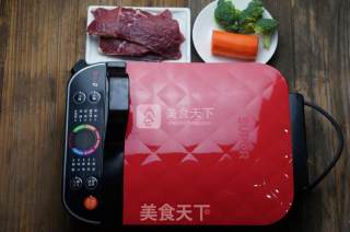黑椒牛排的做法步骤：1