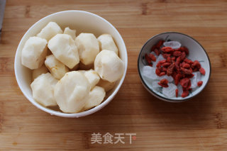 糖水马蹄的做法步骤：1