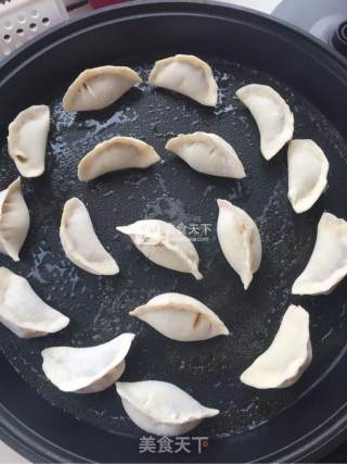 美味煎饺的做法步骤：2