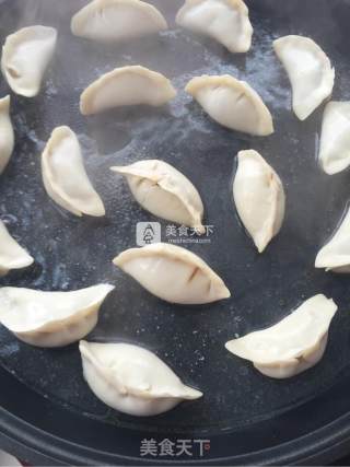 美味煎饺的做法步骤：3