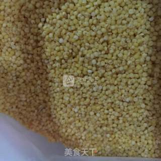 黄豆花生小米糊的做法步骤：1