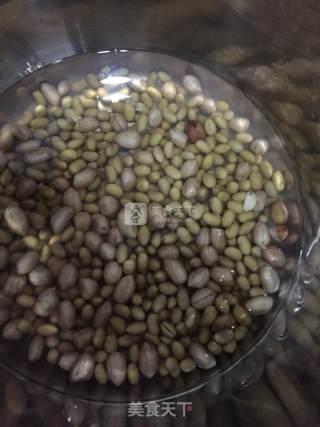 黄豆花生小米糊的做法步骤：2