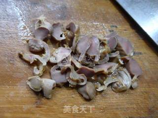 鸡胗白菜煮年糕的做法步骤：2