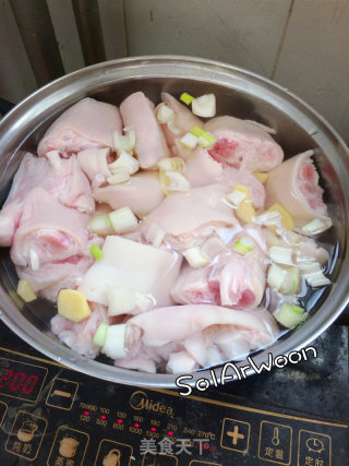 香溢口水蹄,送给亲爱的妳的做法步骤：2