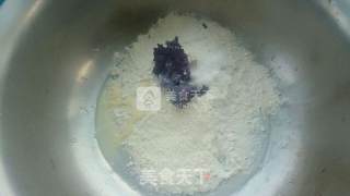 紫薯糯米饼的做法步骤：1