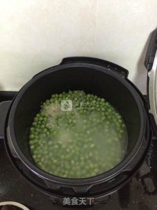 香菇豌豆饭的做法步骤：1