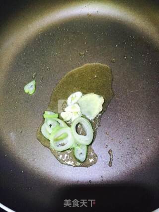白菜炖豆腐的做法步骤：2